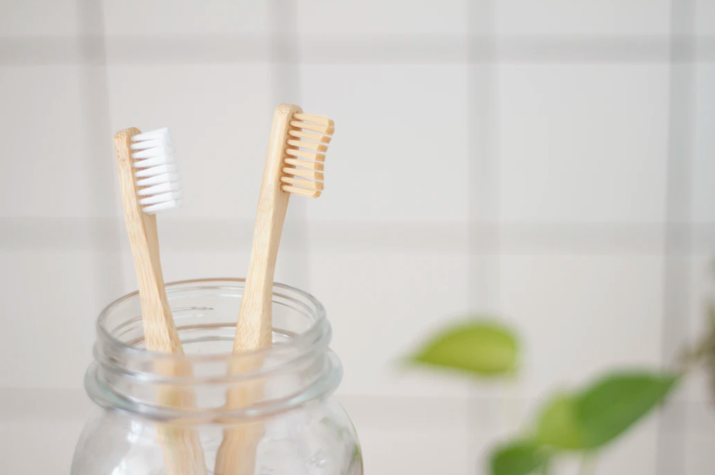 Es seguro limpiar el cepillo con agua oxigenada? - Clínica La Victoria